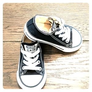 Toddler black canvas Converse